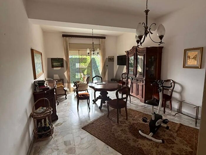 Appartamento con 7 locali in vendita in Via Maggiore Attilio Gasparro, Milazzo