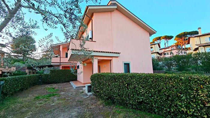 Casa con 5 locali in vendita in Via Magliano Formello, Formello