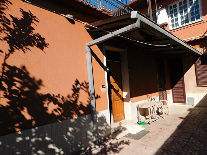 Appartamento quadrilocale in vendita in Via Giovanni Rucellai, Roma