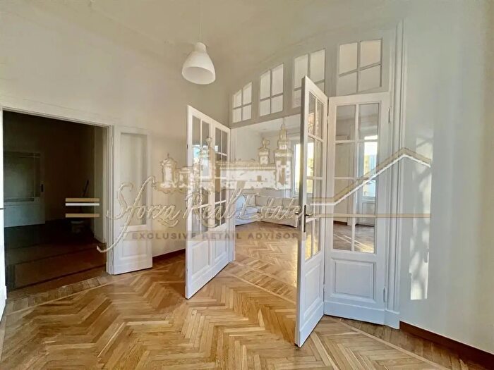 Appartamento quadrilocale in affitto in Via Spartaco, Milano