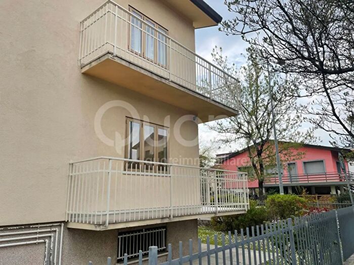 Appartamento con 6 locali in vendita in Via Giovanni Battista Tiepolo, Udine