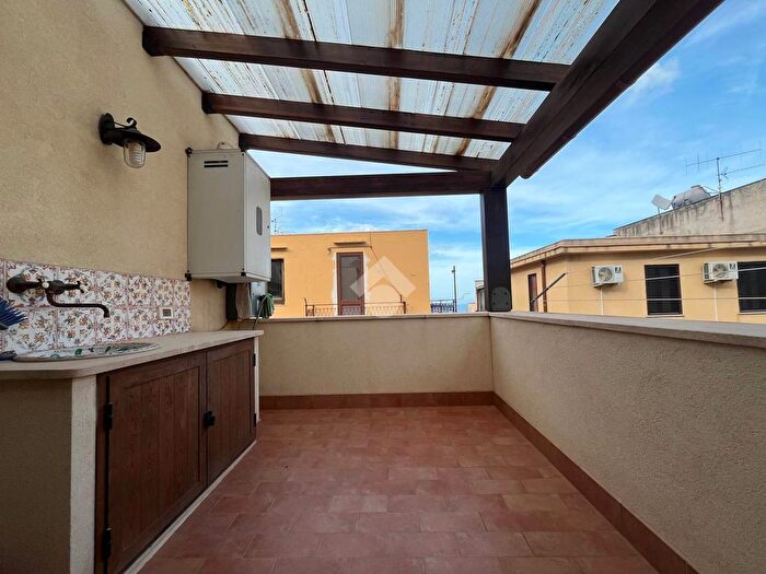 Casa con 6 locali in vendita in Via Roma, Castellammare Del Golfo