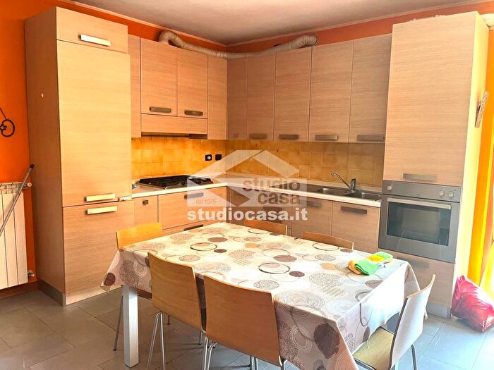 Appartamento trilocale in vendita in San Rocco, Val Brembilla