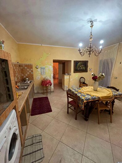 Appartamento trilocale in vendita in Via Matteo Sclafani, Palermo