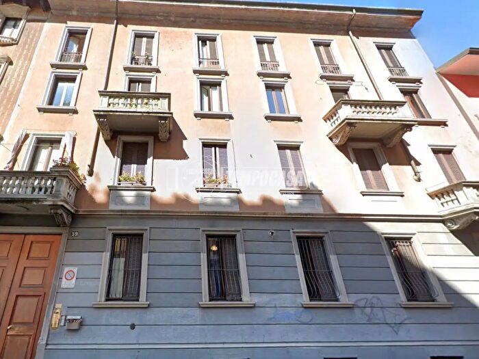 Appartamento trilocale in vendita in Via Soperga, Milano