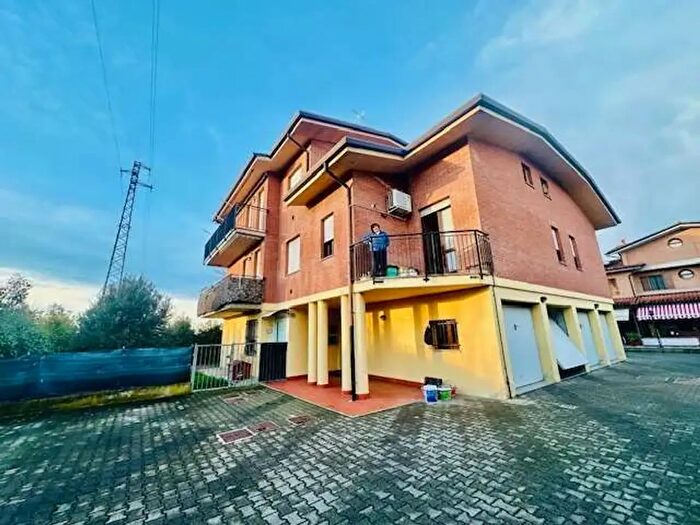 Appartamento quadrilocale in vendita in Via Baraldini Snc, Mirandola