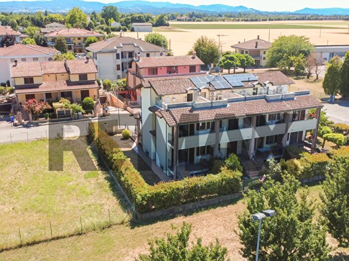 Casa con 5 locali in vendita in Via Massimo d'Antona, Collecchio