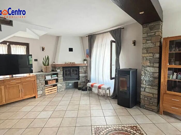Appartamento quadrilocale in vendita in Località Plan De Chateaux d, Gignod