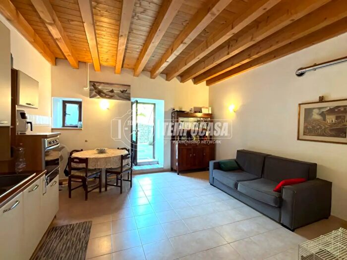 Casa trilocale in vendita in Via Robbiadecco, Foresto Sparso