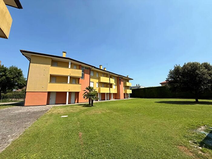 Appartamento trilocale in vendita in Via Cavalieri di Vittorio Veneto, Correzzola