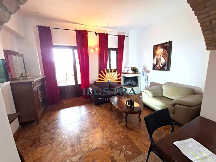 Appartamento trilocale in vendita in Contrada San Savino, Acquaviva Picena