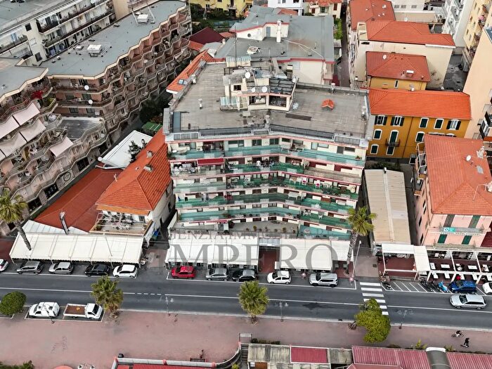 Appartamento bilocale in vendita in Passeggiata G Oberdan, Ventimiglia