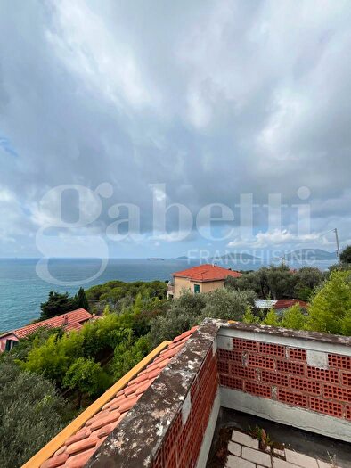 Casa con 5 locali in vendita in Via Carpanini, Lerici
