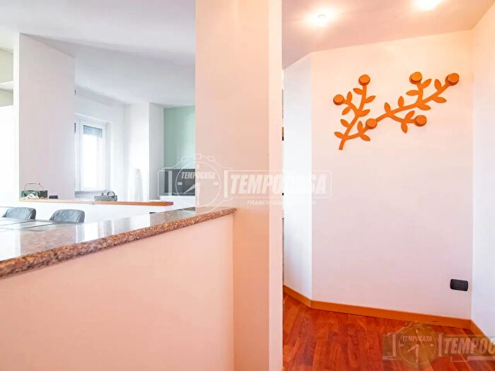 Appartamento bilocale in affitto in Via Valosa di Sopra, Monza