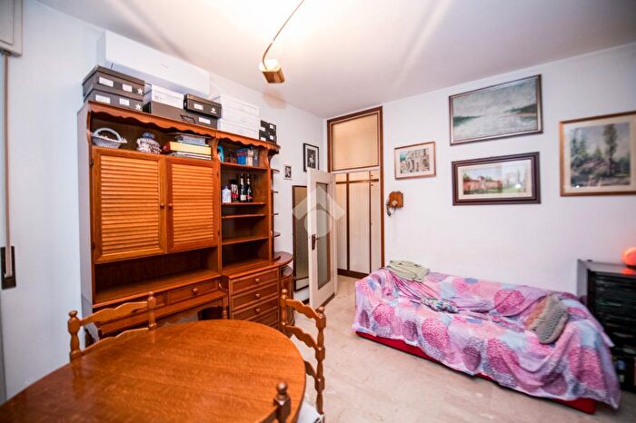 Appartamento trilocale in vendita in Via Privata Albona, Milano