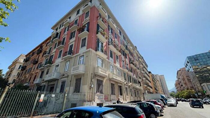 Appartamento con 6 locali in vendita in Via della Libertà, Palermo