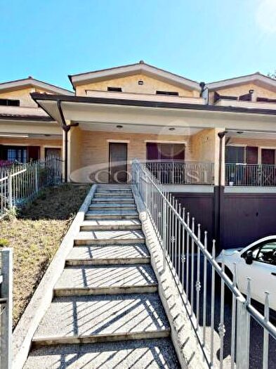 Casa con 6 locali in vendita in Strada dei Palazzi Ramazzano, Perugia