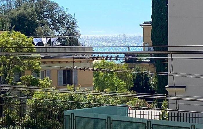 Appartamento con 6 locali in vendita in Via Roncallo, Genova