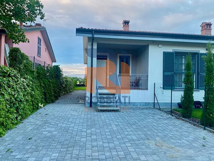 Casa bilocale in affitto in Via Don Luigi Maestri, Torre DIsola
