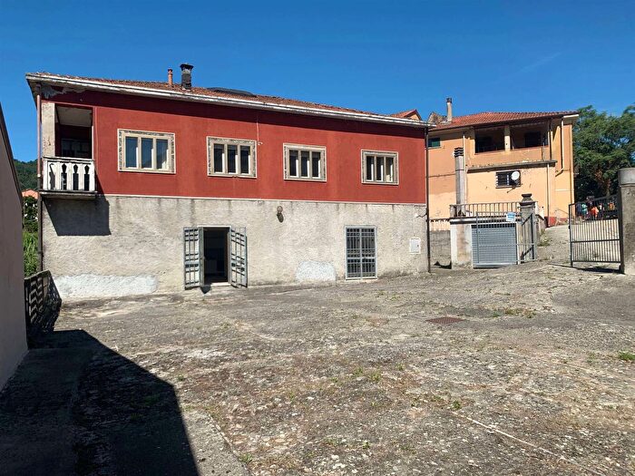 Casa con 7 locali in vendita in Via Nazionale, Aulla
