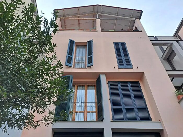 Casa con 6 locali in vendita in Fiesole