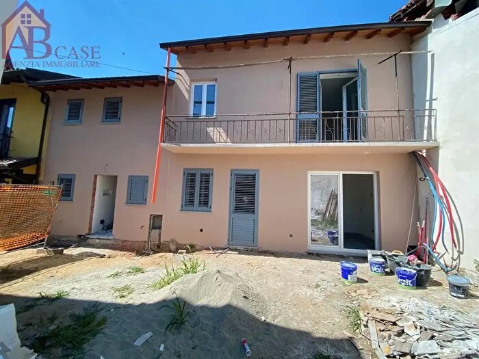 Casa trilocale in vendita in Via Mazzini, Gambolo