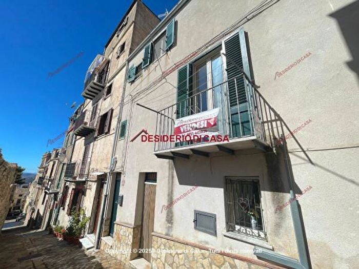 Casa bilocale in vendita in Vicolo Moschea, Polizzi Generosa