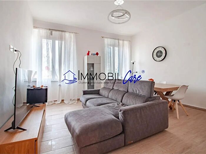 Appartamento con 5 locali in vendita in Livorno