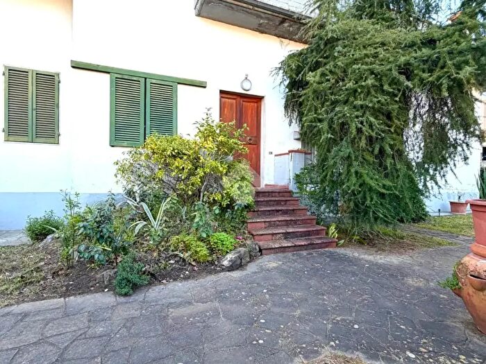 Casa con 5 locali in vendita in Via Fonda di SantAgostino, Pistoia