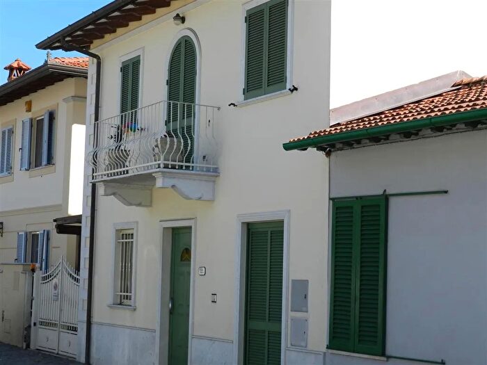 Casa quadrilocale in affitto in Forte Dei Marmi