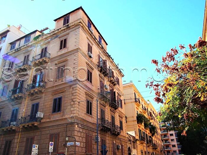 Appartamento monolocale in affitto in Politeama Ruggiero Settimo, Palermo