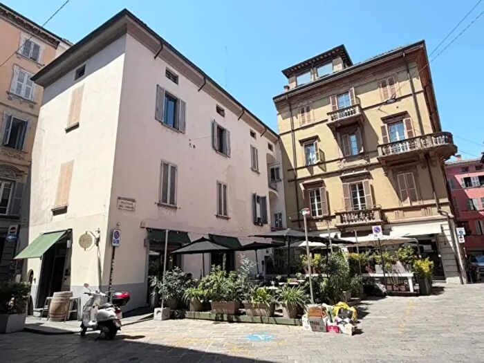 Appartamento trilocale in vendita in Strada Luigi Carlo Farini, Parma