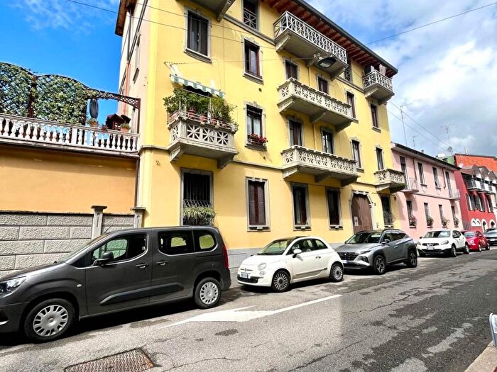 Appartamento bilocale in affitto in Via Salvatore Rosa, Certosa, Milano