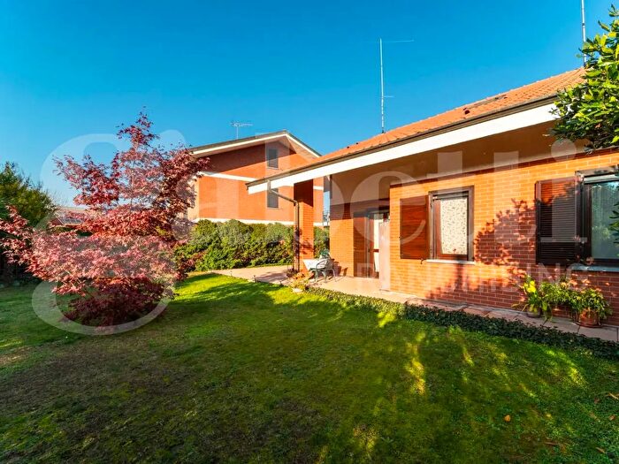 Casa con 8 locali in vendita in Vicolo Palermo, Buttigliera Alta