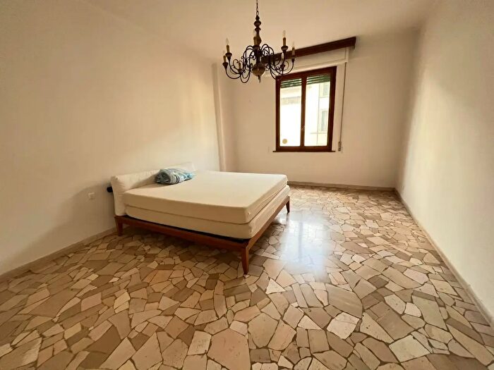 Appartamento con 6 locali in vendita in Via Romagnosi, Firenze