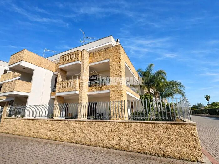 Casa con 5 locali in vendita in Via Vecchia di San Pietro in Lama, Lecce