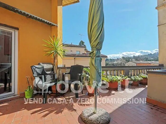 Appartamento trilocale in vendita in Via Savenella, Bologna