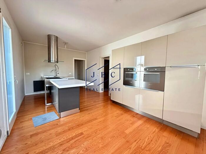 Appartamento con 5 locali in vendita in Via Calnova, San Dona Di Piave