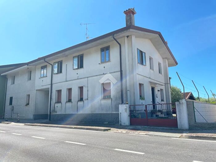 Casa con 7 locali in vendita in Via Giuseppe Mazzini, Tarcento