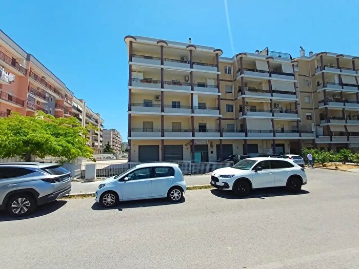 Appartamento con 5 locali in vendita in Via Foggia, Matera