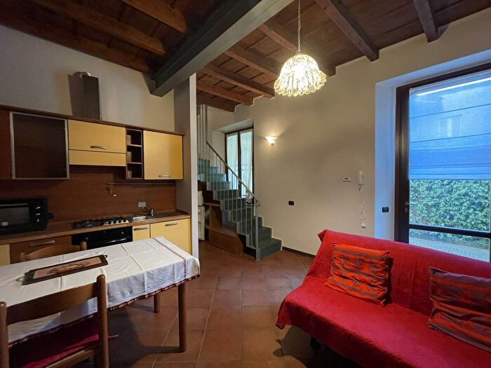 Appartamento bilocale in affitto in Via Francesco Crispi, Centro, Vimercate