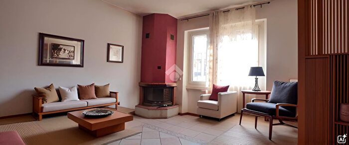 Casa trilocale in vendita in Via Santa Maria, Ferno