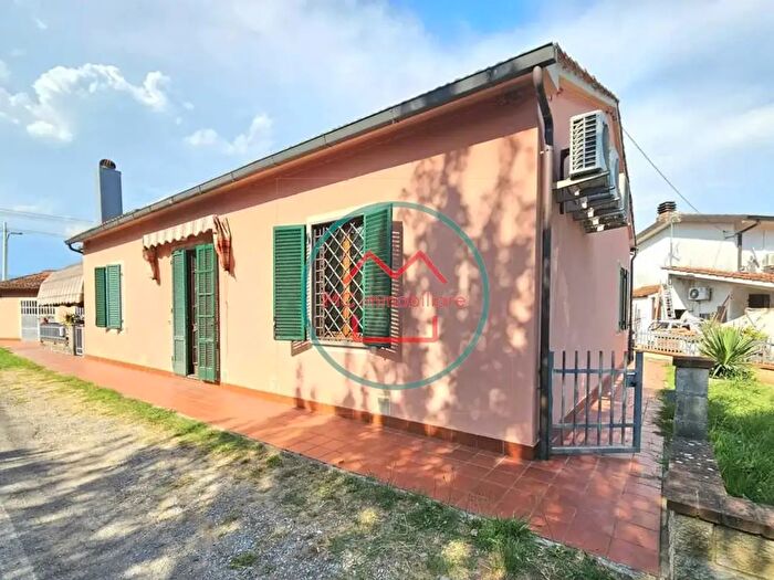 Casa quadrilocale in vendita in Via Tavolaia, Buggiano