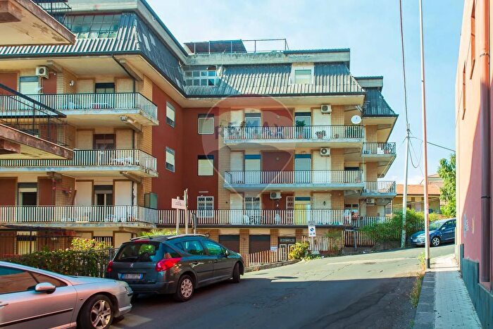 Appartamento con 7 locali in vendita in Via Silva, Belpasso