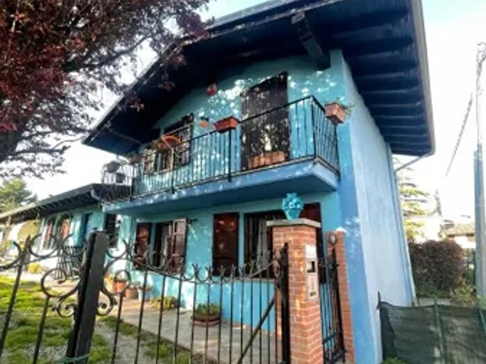 Casa trilocale in vendita in Castana