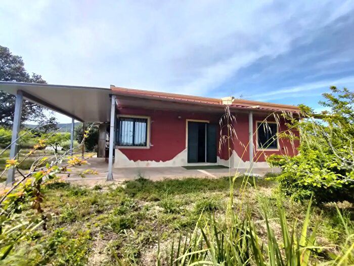 Casa con 5 locali in vendita in Via Calangianus, Sassari