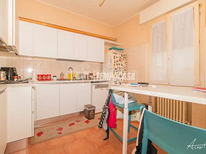 Appartamento trilocale in vendita in Viale Giovanni Amendola, Modena