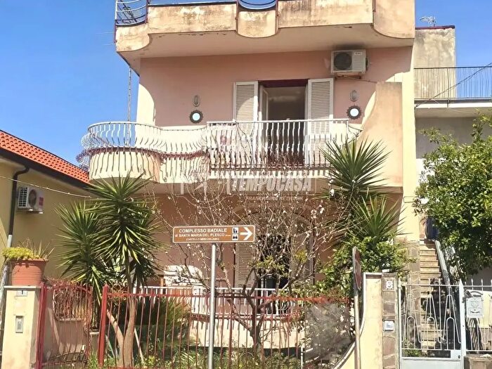 Casa quadrilocale in vendita in Via Santa Caterina, Casamarciano