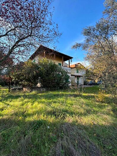 Casa con 20 locali in vendita in Firenze