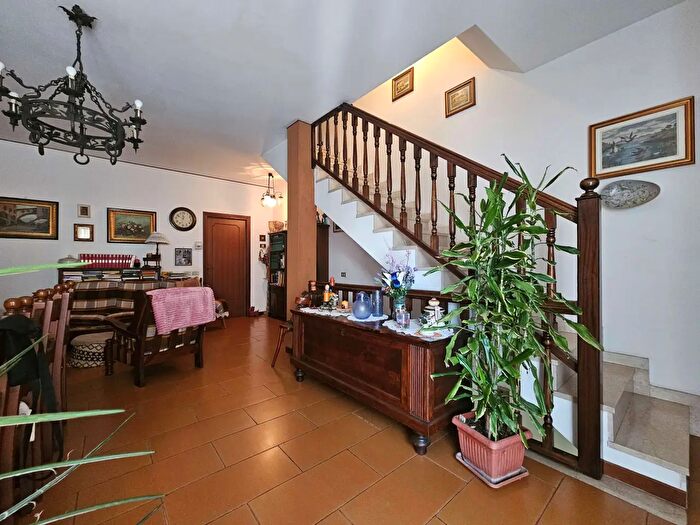 Casa quadrilocale in vendita in Bareggio